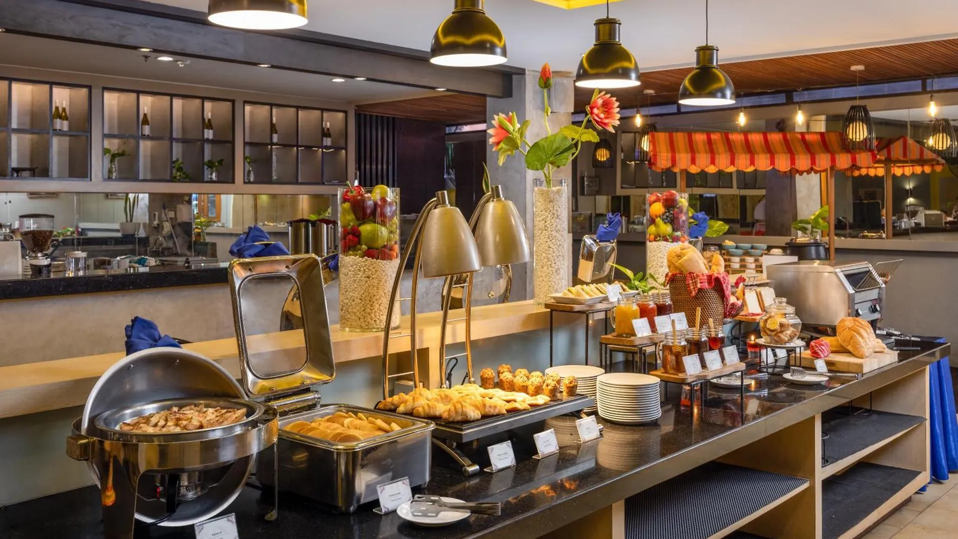 Sevn Legian Hotel