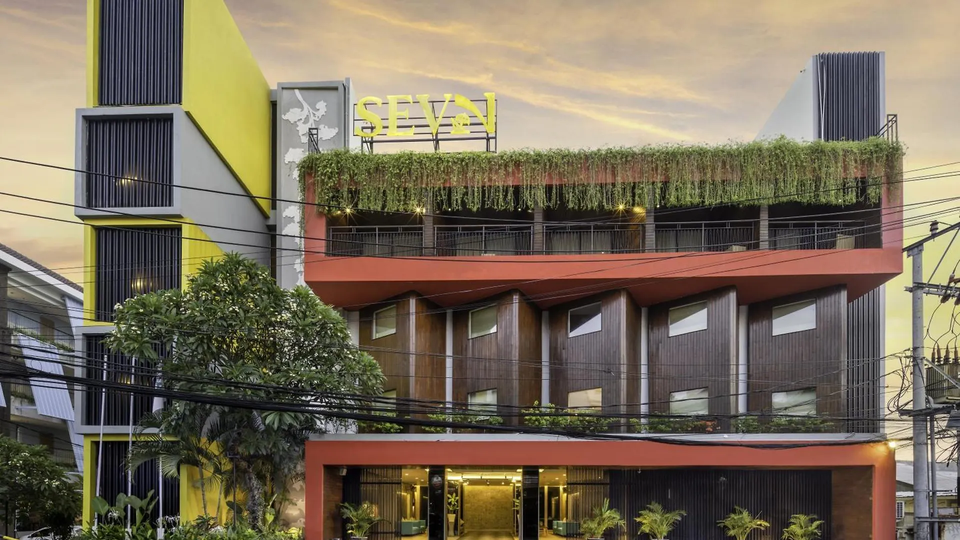 Sevn Legian Hotel