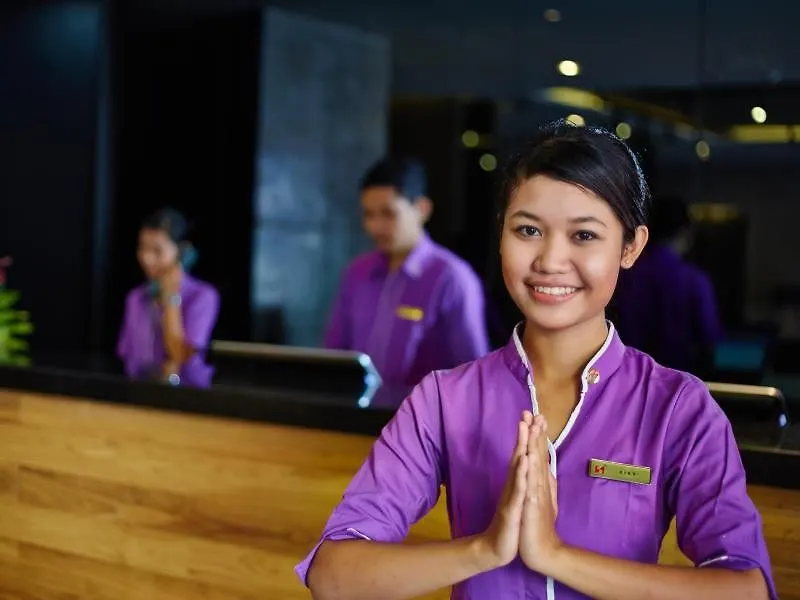 Sevn Legian Hotel